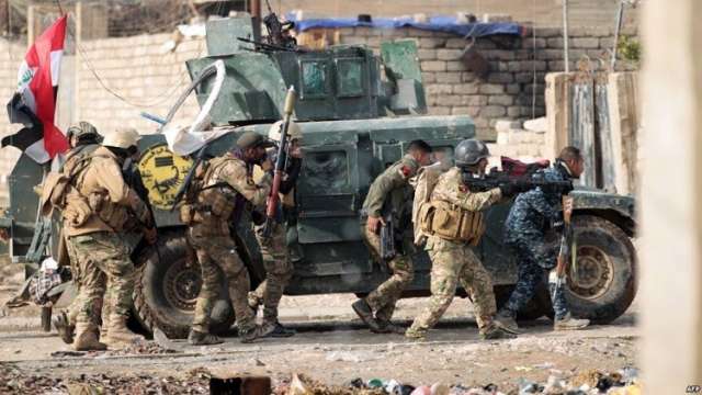 القوات العراقية تشدد خناقها على تنظيم "داعش" الإرهابي في القسم الغربي من الموصل