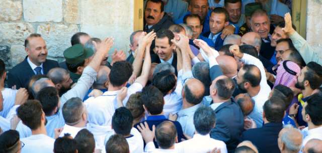 الرئيس السوري بشار الأسد عقب صلاة عيد الفطر