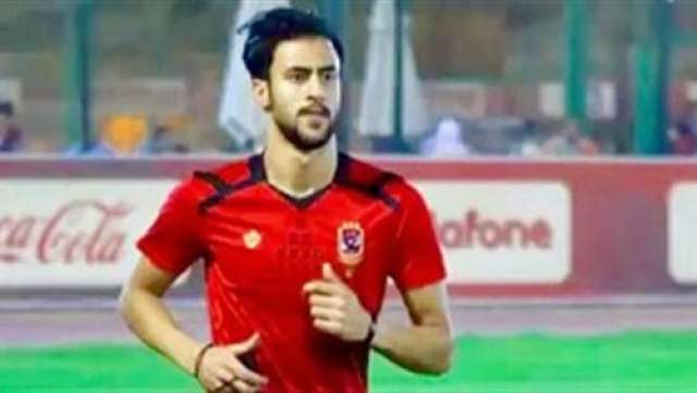 أحمد علاء مدافع فريق الأهلي