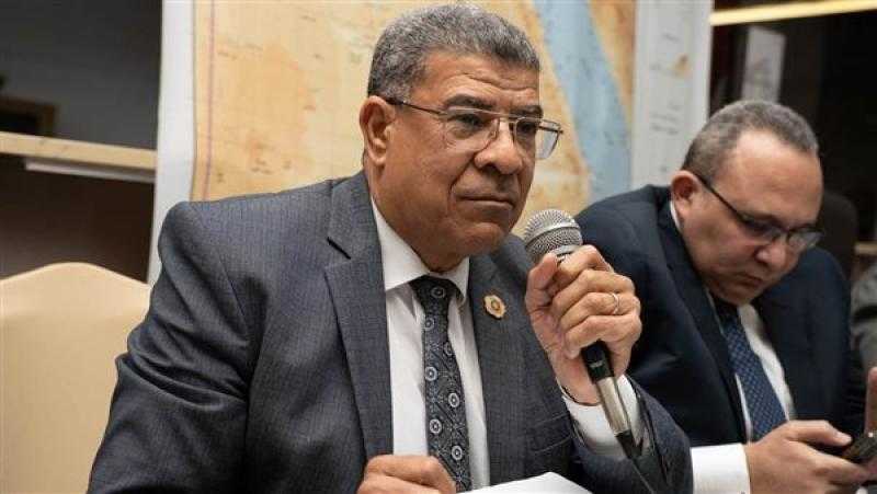 نائب رئيس هيئة مصلحة الجمارك يرد على تساؤلات المصريين بالخارج لاستيراد السيارات
