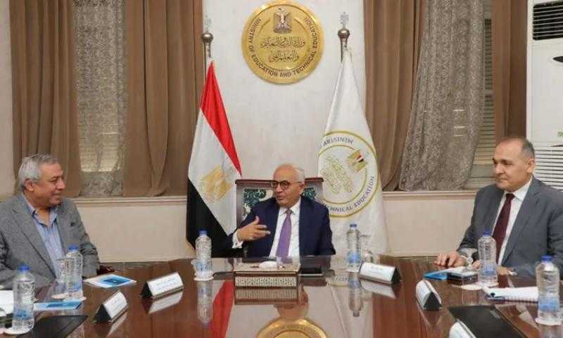 وزير التعليم يبحث مع وفد الوكالة الأمريكية التوسع في مدارس المتفوقين