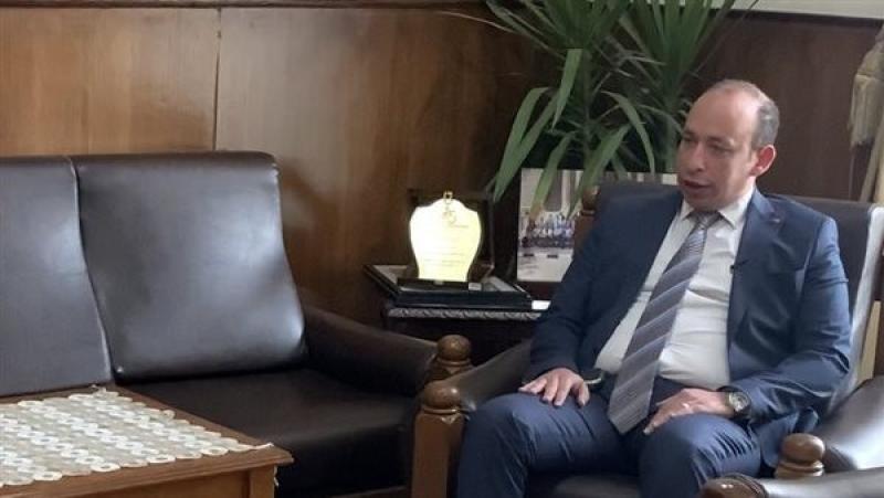 مدير مستشفيات جامعة القاهرة يكشف تفاصيل دور الروبوت الجراحي داخل قصر العينى