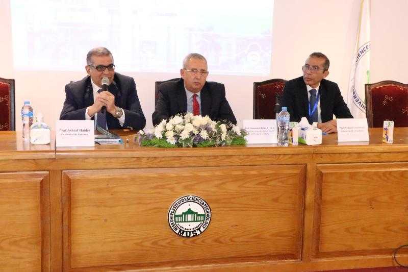 كلية طب جامعة مصر للعلوم والتكنولوجيا تعقد المؤتمر البحثى الطلابى الأول للنظام التكاملى تحت شعار ”البحث العلمى من أجل غد أفضل”