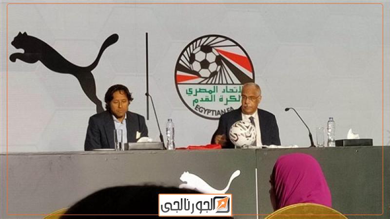 جمال علام مع مسئول شركة بوما