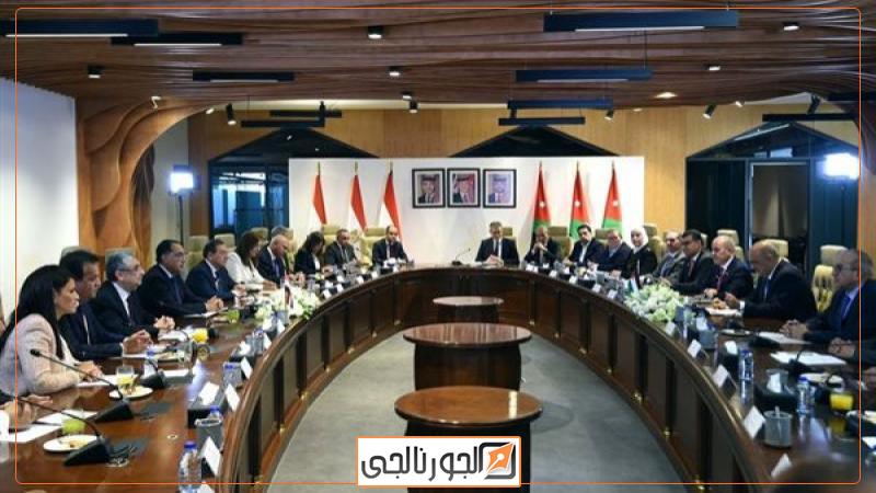 رئيسا وزراء مصر والأردن خلال التوقيع