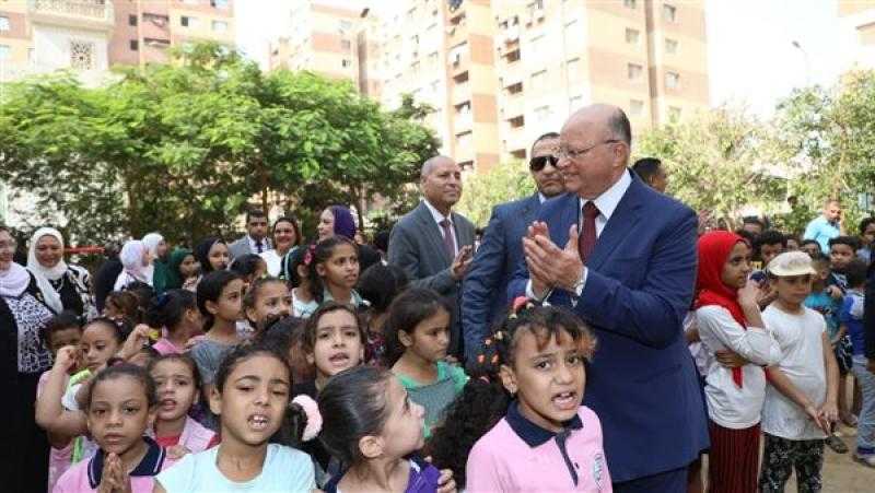 محافظ القاهرة يتفقد القافلة التنموية الشاملة بأهالينا