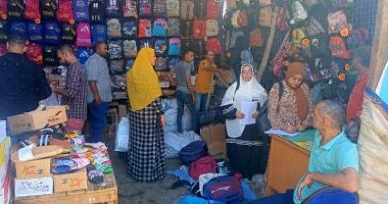 إقبال على معارض ”أهلا مدارس” بالإسكندرية.. وتشديد على توفير المستلزمات