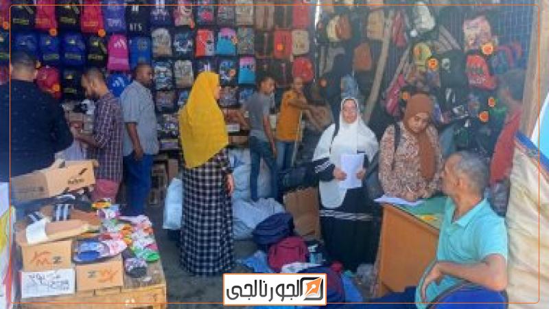 جانب من الإقبال على معارض