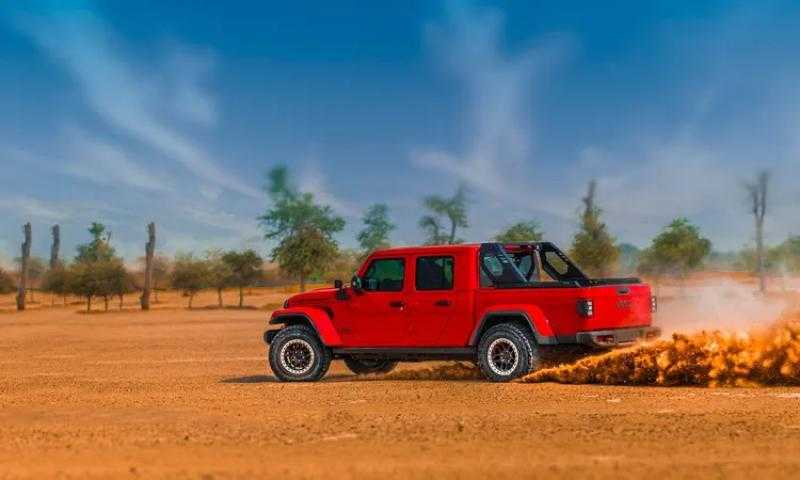 جيب تطلق سيارتها جلاديتور البيك آب.. بقوة 290 حصان