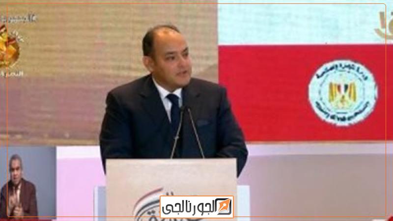 وزير الصناعة خلال مؤتمر حكاية وطن