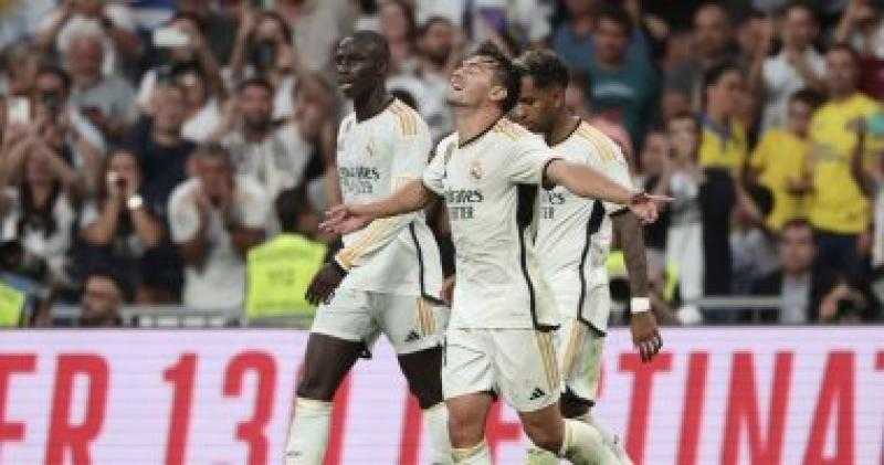 ألابا وجولر خارج قائمة ريال مدريد لمواجهة نابولي في دوري أبطال أوروبا