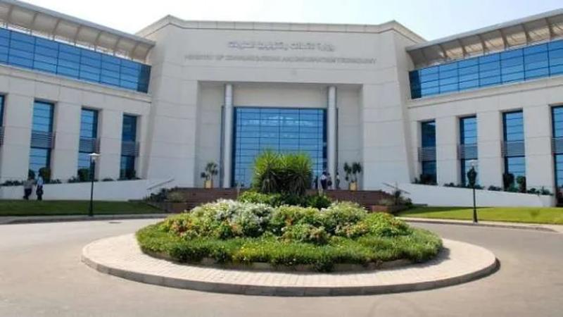 جامعة مصر للمعلوماتية تبدأ العام الأكاديمي 2023/2024 في جميع الكليات.. وتفتح تخصص الميكاترونكس