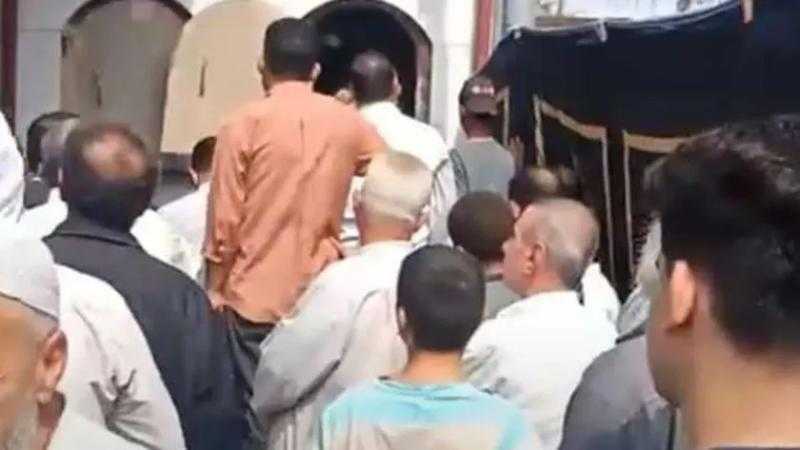 تشييع جثمان سعد الدين إبراهيم في مسقط رأسه بالدقهلية (صور)