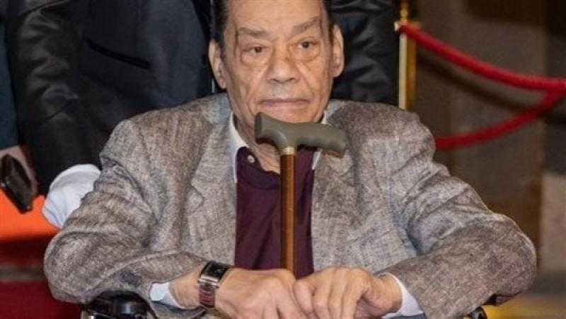 حلمي بكر : دخلت المستشفى على رجلي خرجت على عجلة.. ونفسي أقف تاني