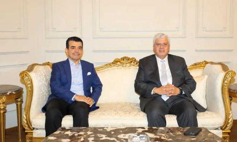 وزير التعليم العالي يلتقي المدير العام لمنظمة الإيسيسكو