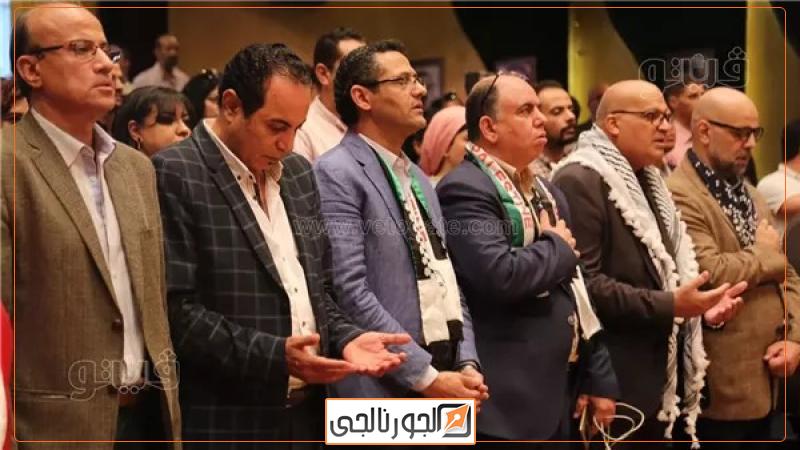 الصحفيون يقفون دقيقة حداد على أرواح شهداء فلسطين، فيتو