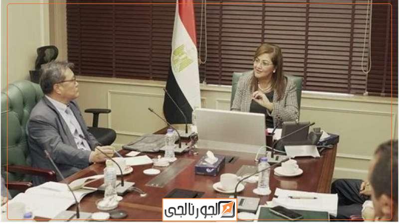 وزيرة التخطيط خلال الاجتماع
