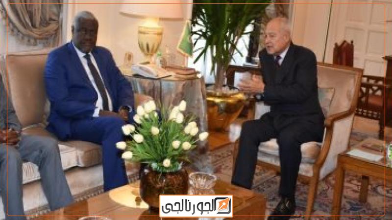 أبو الغيط يلتقى رئيس مفوضية الاتحاد الإفريقى