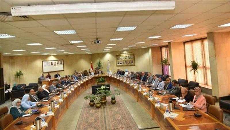 مجلس جامعة أسيوط يؤكد أهمية مشاركة الطلاب في الانتخابات الرئاسية