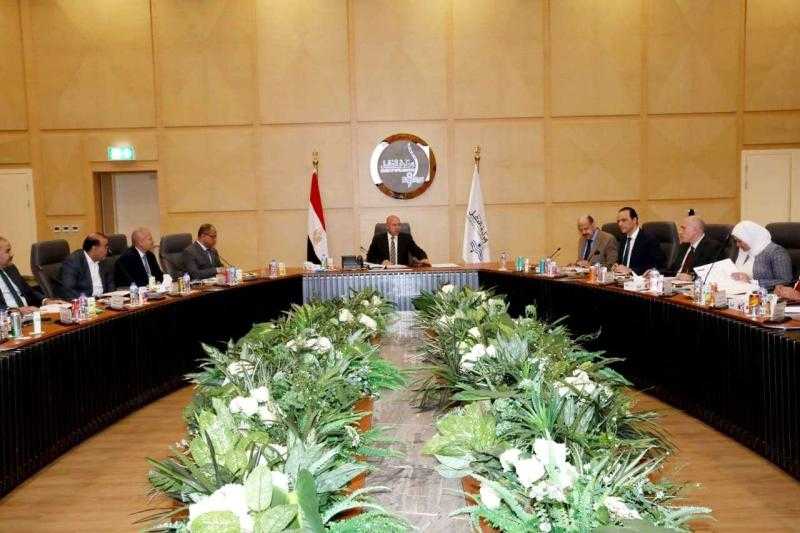 وزير النقل يوجه بضرورة التدعيم الدائم بأحدث أنواع الأتوبيسات