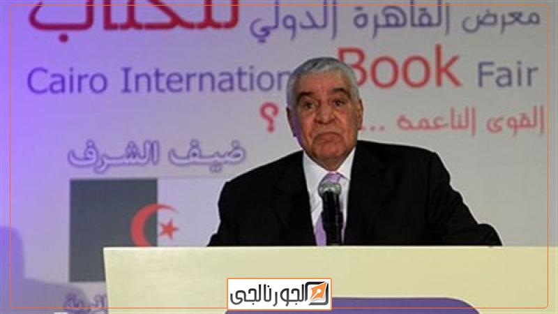 زاهى حواس روائيًا فى معرض الكتاب