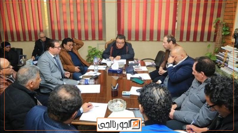 اجتماع رئيس بيت المسرح بمديري الفرق