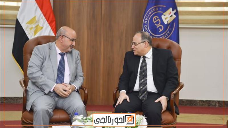لقاء رئيس هيئة الدواء مع ممثل الصحة العالمية،فيتو