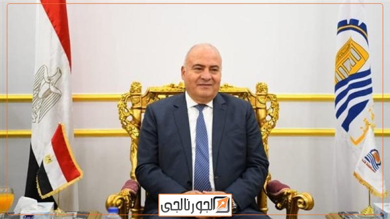 محافظ قنا