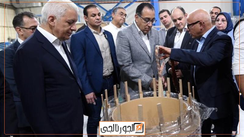 جانب من زيارة رئيس الوزراء