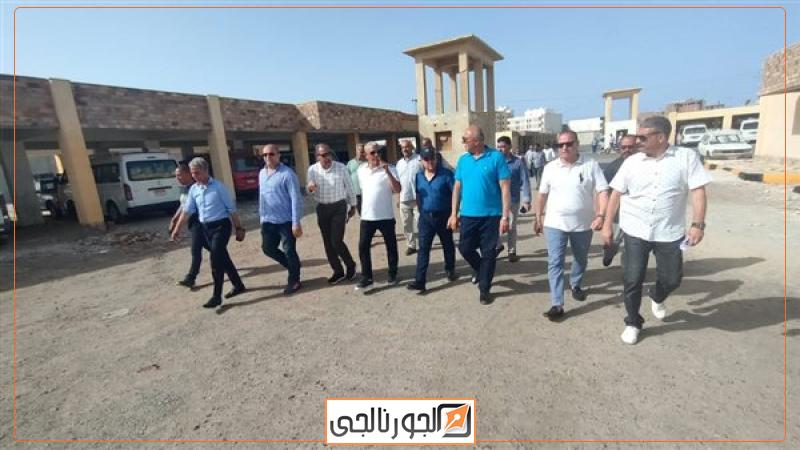 وفد محلية النواب يتفقد أحد مواقف الغردقة