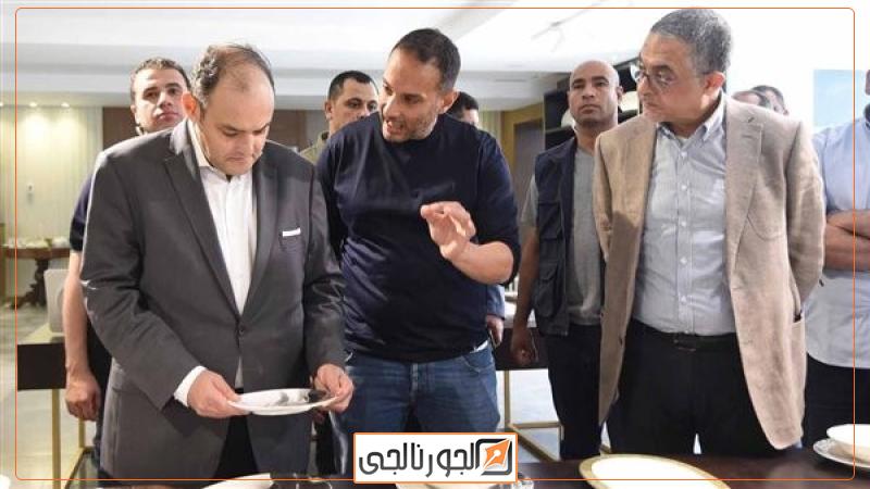 وزير التجارة والصناعة أثناء التفقد