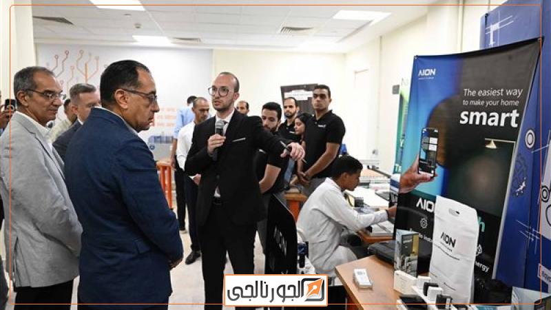 رئيس الوزراء ووزير الاتصالات