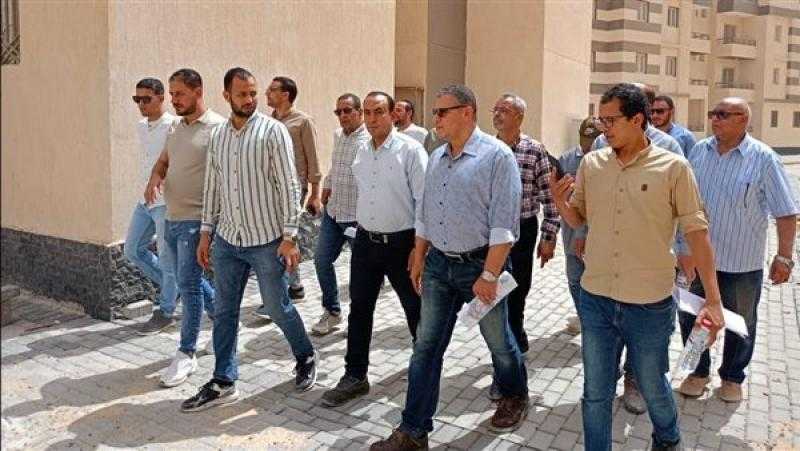 وزير الإسكان يتابع موقف تنفيذ عمارات   سكن لكل المصريين  والإسكان المتوسط بمدينة 15 مايو