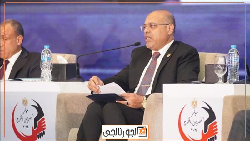 وزير العمل خلال مشاركته بالمؤتمر