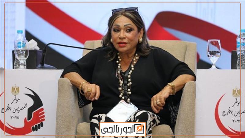 السفيرة منى عمر عضو المجلس القومي للمرأة