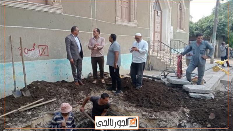 جانب من توصيل الغاز الطبيعي للمنازل ببكفر شكر