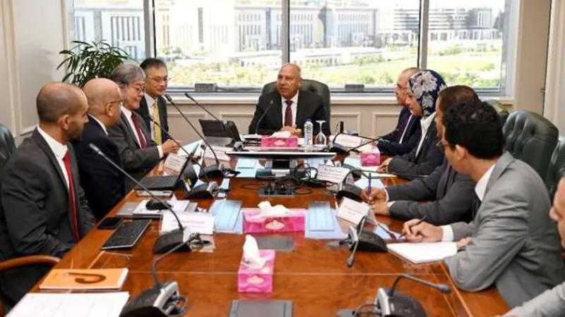 باستثمارات 30 مليون يورو.. وزير الصناعة يبحث موقف مصنع الأنظمة الكهربائية للسيارات