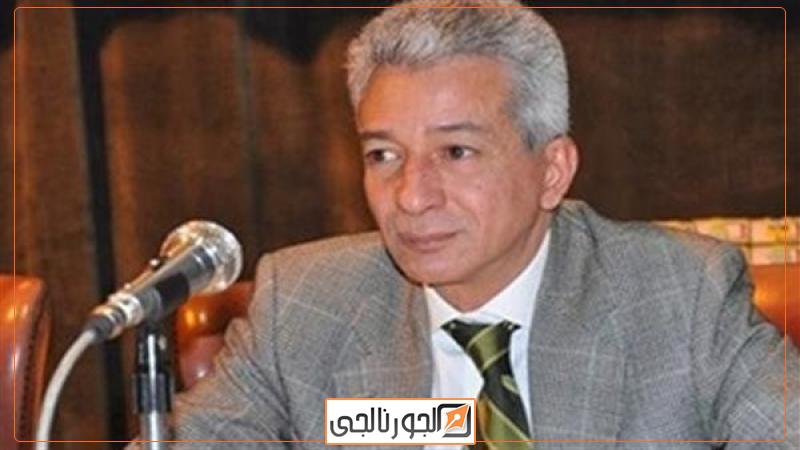 علاء عز