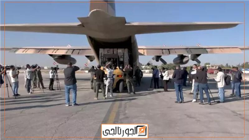 طائرة مساعدات إنسانية