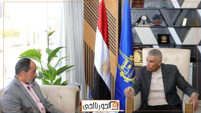 محافظ أسوان يلتقي رئيس فرع شركة مياه الشرب والصرف الجديد
