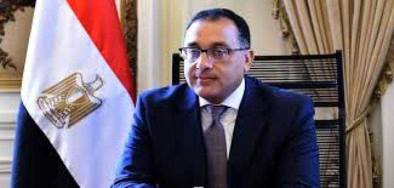 رئيس الوزراء خلال تفقد أعمال تطوير مطار سفنكس: مركز محورى لاستقبال الوفود والسائحين