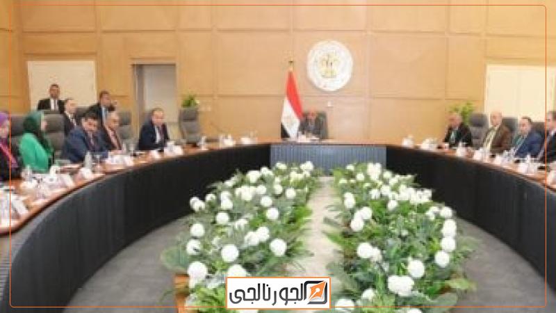 اجتماع وزير الكهرباء