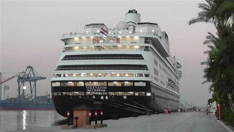 ميناء الإسكندرية يستقبل 3 سفن تقل 8 آلاف سائح خلال أسبوع