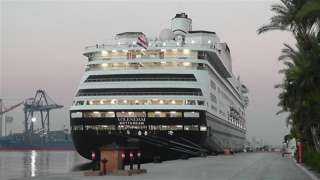 ميناء الإسكندرية يستقبل 3 سفن تقل 8 آلاف سائح خلال أسبوع ميناء الإسكندرية يستقبل 3 سفن تقل 8 آلاف سائح خلال أسبوع