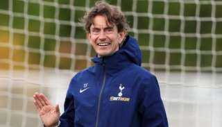 مدرب توتنهام يعرب عن خيبة أمله وينتقد حكم مباراة فريقه أمام نيوكاسل مدرب توتنهام يعرب عن خيبة أمله وينتقد حكم مباراة فريقه أمام نيوكاسل