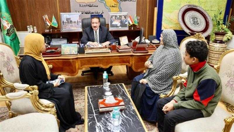 صرف مساعدات مالية عاجلة وعينية لـ 4 حالات إنسانية بالمنوفية
