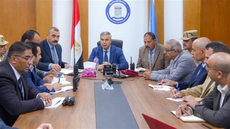 محافظ الإسكندرية يواصل متابعة سير انتخابات مجلس النواب 2025 من مركز العمليات