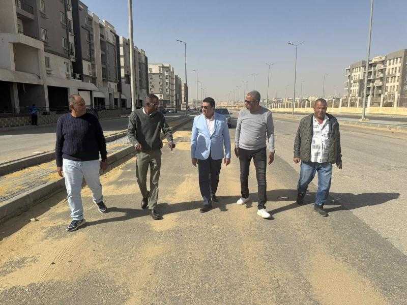 في جولة مكثفة خلال 24 ساعة.. رئيس جهاز القاهرة الجديدة يواصل رفع كفاءة الخدمات بالمشروعات السكنية والمحاور الرئيسية/صور