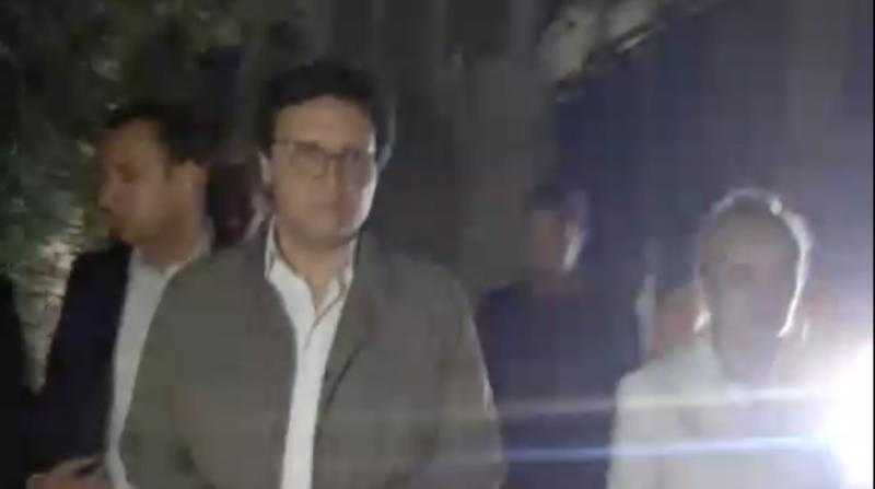 وزير الثقافة يتفقد آثار حريق ستديو مصر ويوجه بسرعة ترميم المكان