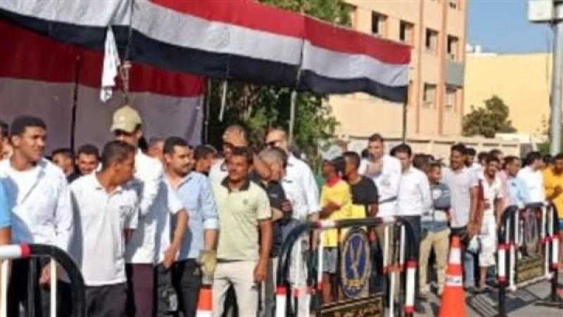 تحسّن ملحوظ في إقبال الناخبين على اللجان الانتخابية مع عودة الموظفين من أعمالهم
